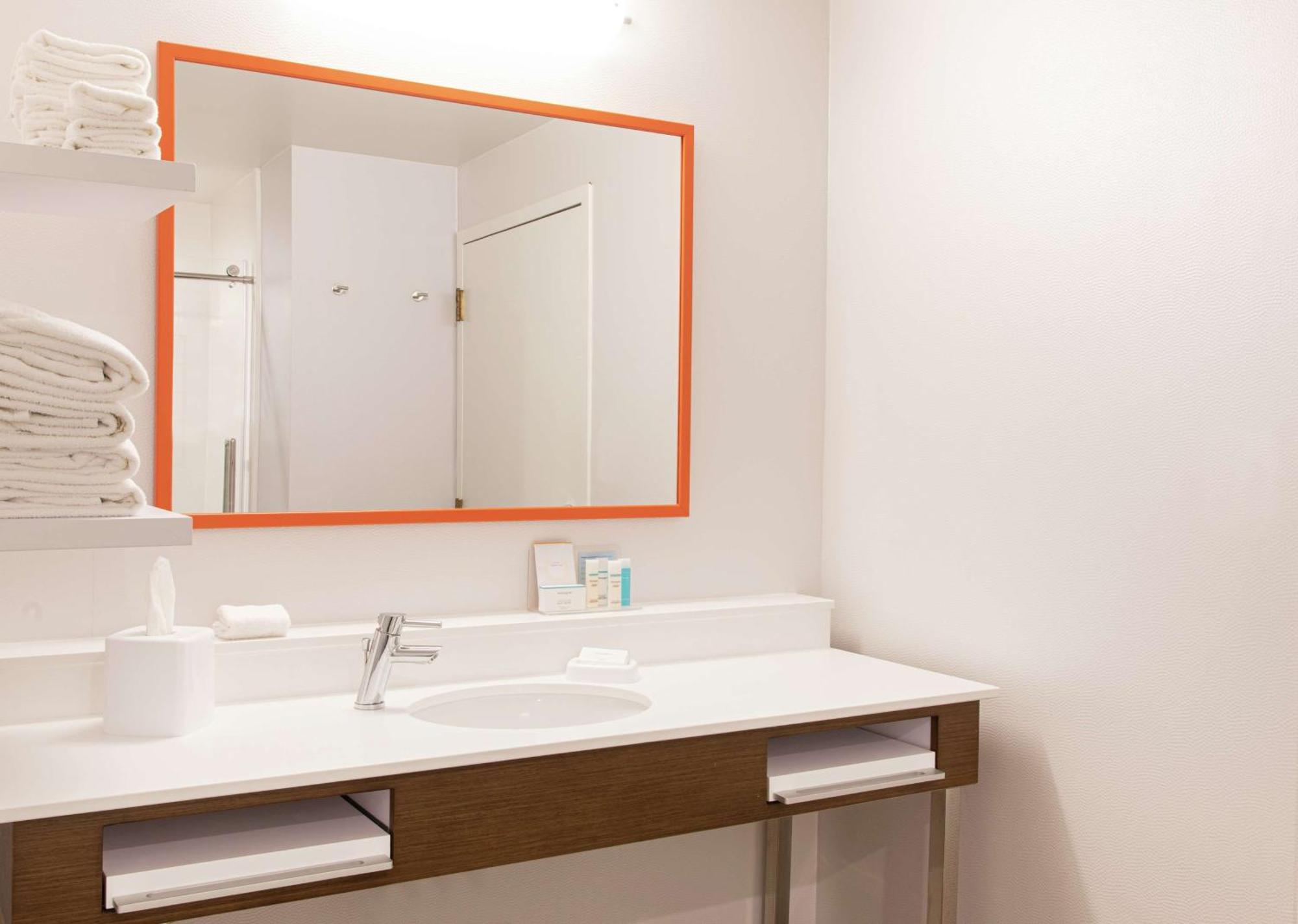 Hampton Inn Cleveland-Solon Экстерьер фото