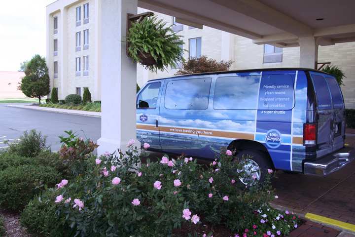 Hampton Inn Cleveland-Solon Экстерьер фото